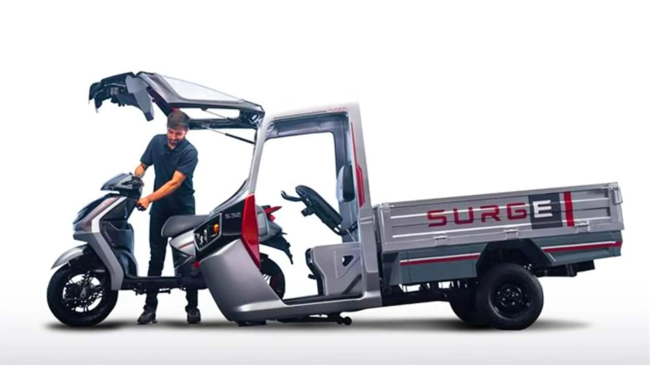 Esiste uno scooter che si trasforma in un tre ruote in 3 minuti